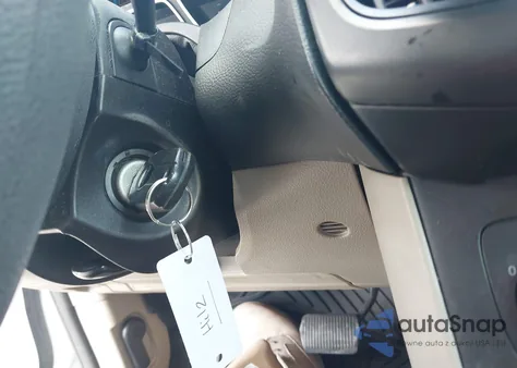 2015 Ford Focus Se z USA, uszkodzony, nr VIN 1FADP3K21FL317795